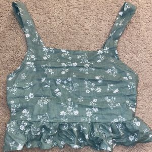NWT Pacsun sage green cropped tank, floral pattern size S, ruffles at bottom